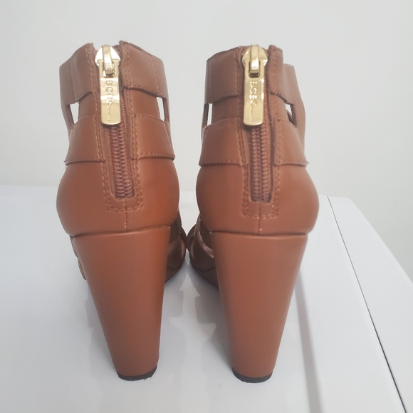 BCBG wedge sandals size 6.5 - Picture 4 of 4